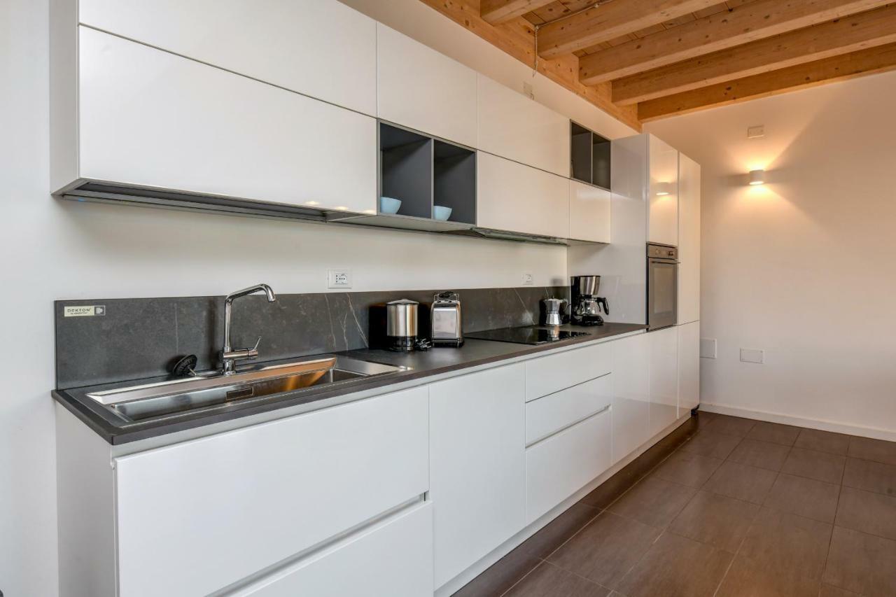 My Peschiera Family Home Deluxe Пескьера-дель-Гарда Экстерьер фото